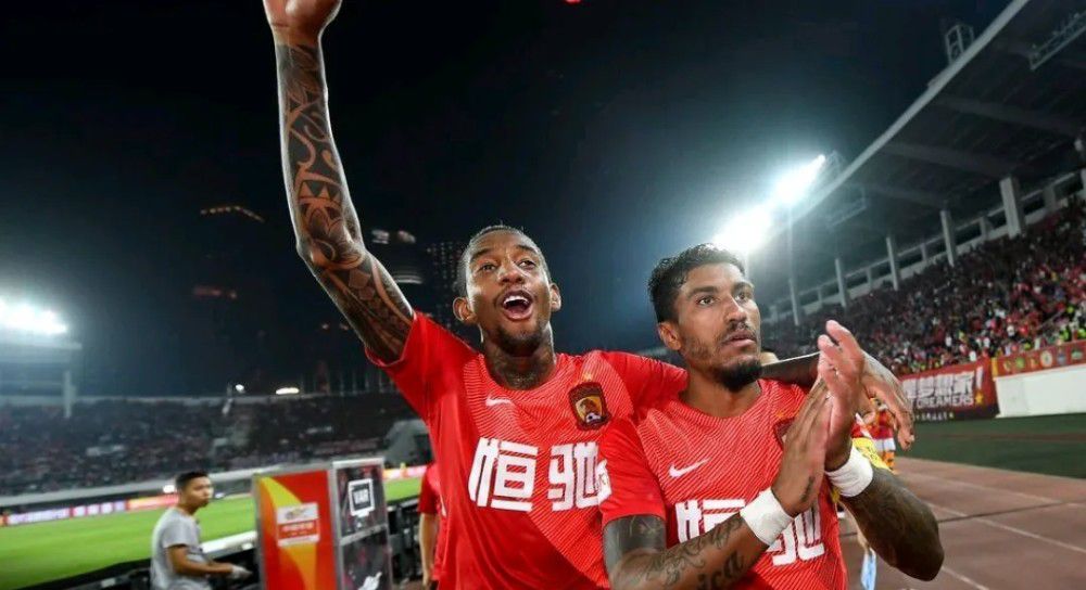 被问到自己喜欢波斯特科格鲁球队的哪一点时，瓜帅补充道：“勇气、高位逼抢——太有侵略性了。